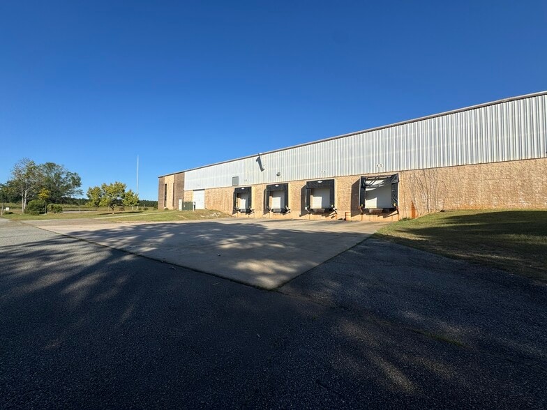 747 Kaolin rd, Sandersville, GA for lease - Building Photo - Image 3 of 15