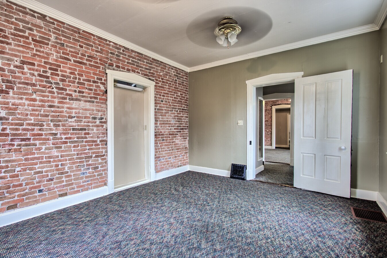 1801 N Main St, Edwardsville, IL 62025