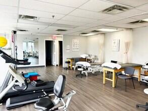 849 Upper Wentworth St, Hamilton, ON for lease Interior Photo- Image 2 of 2