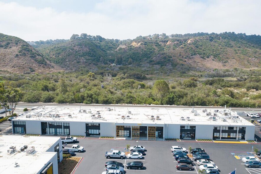 11760 Sorrento Valley Rd, San Diego, CA for lease - Primary Photo - Image 1 of 3
