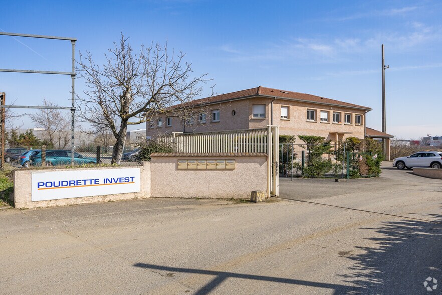 Office in Chassieu for lease - Primary Photo - Image 1 of 2