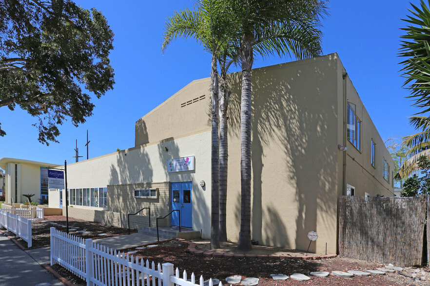 1050 Thomas Ave, San Diego, CA for lease - Building Photo - Image 2 of 2