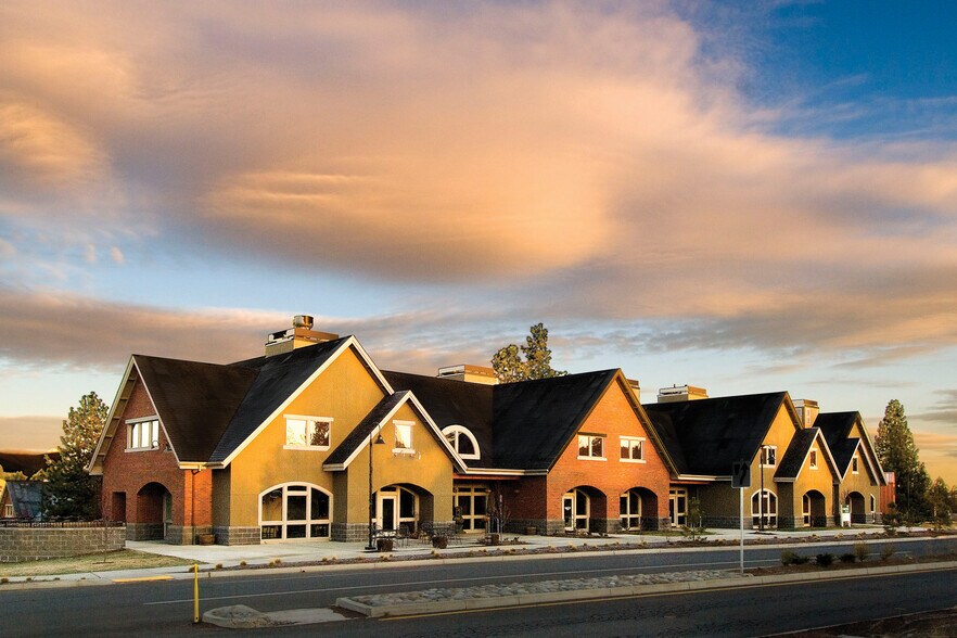 745 NW Mt Washington Dr, Bend, OR for sale - Building Photo - Image 1 of 1