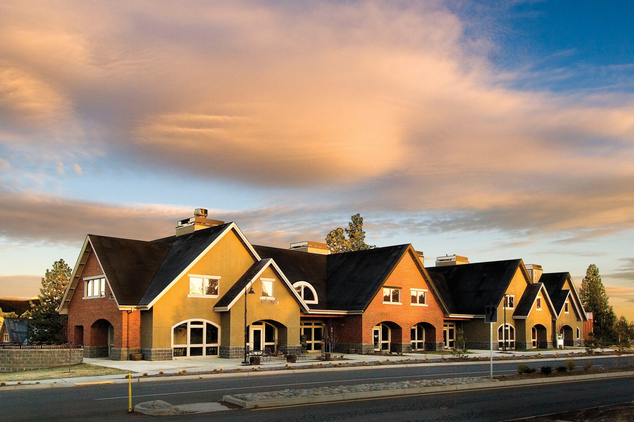 745 NW Mt Washington Dr, Bend, OR for sale Building Photo- Image 1 of 1