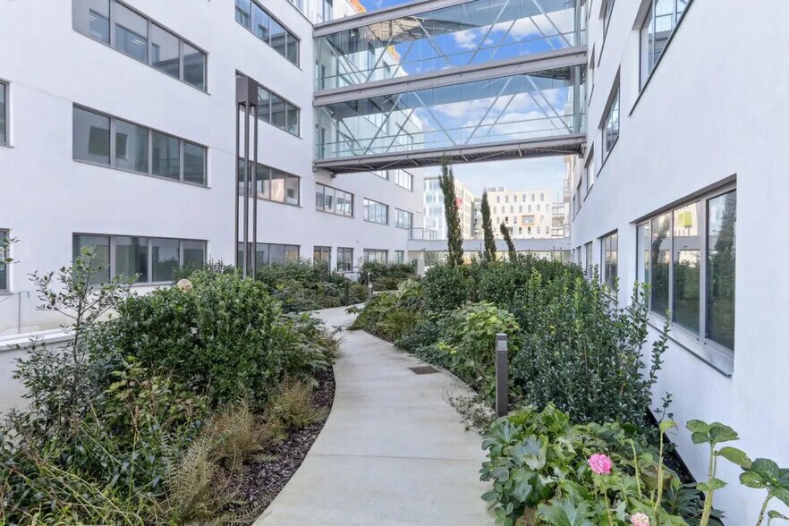 Office in Saint-Herblain for lease - Building Photo - Image 2 of 15