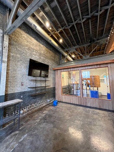 215 Commerce, Kingsport, TN for sale - Building Photo - Image 2 of 4