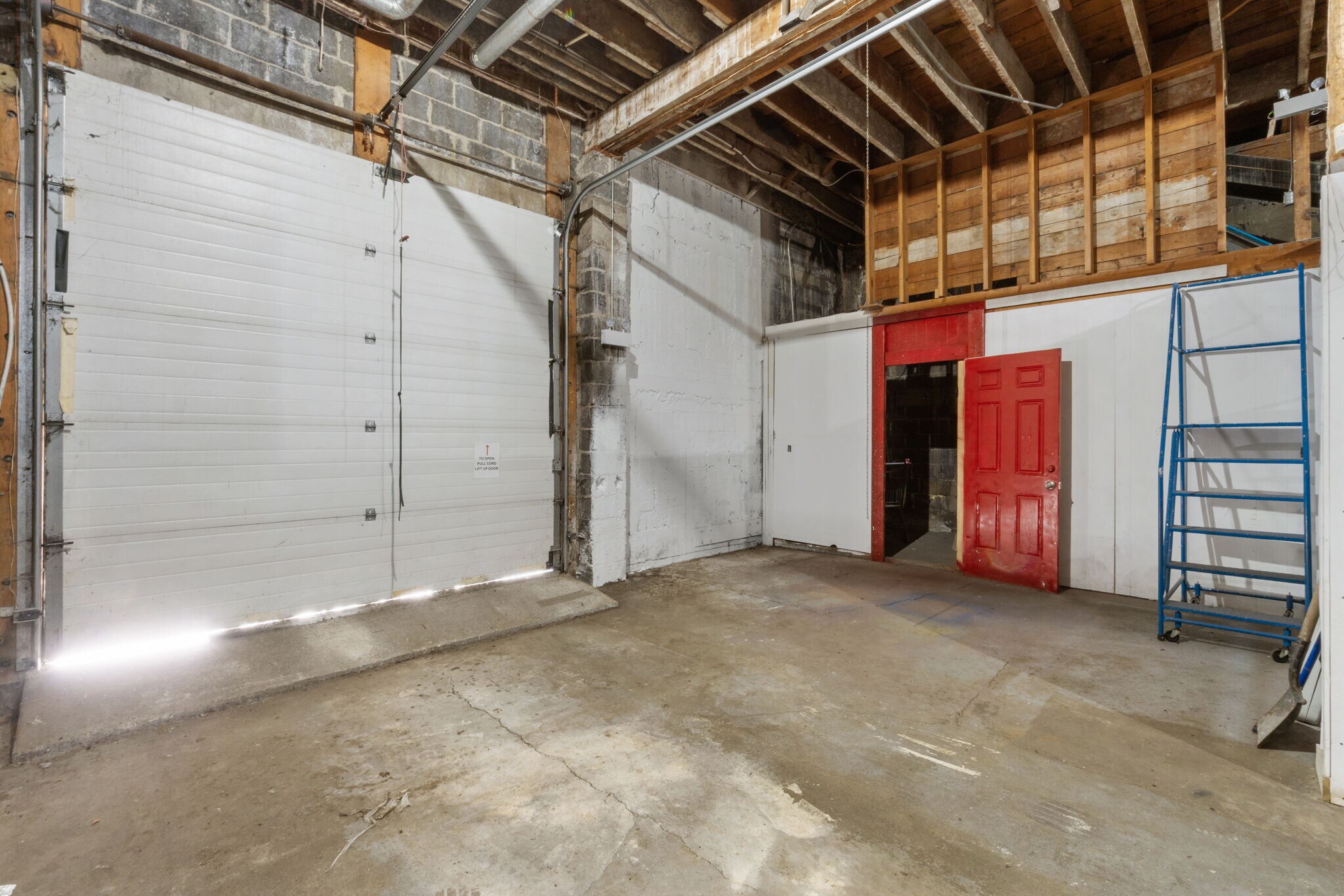 22344 Lougheed Hwy, Maple Ridge, BC for lease Interior Photo- Image 1 of 5