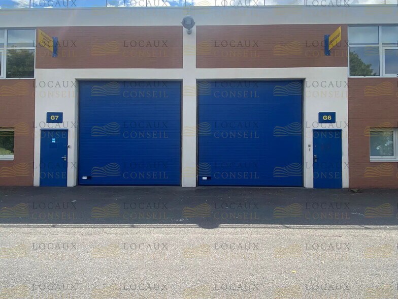 Flex in SAINT-OUEN-L'AUMONE for lease - Building Photo - Image 1 of 36