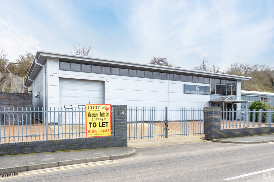 1-4 Chapman Way, Tunbridge Wells for lease - Primary Photo - Image 1 of 2