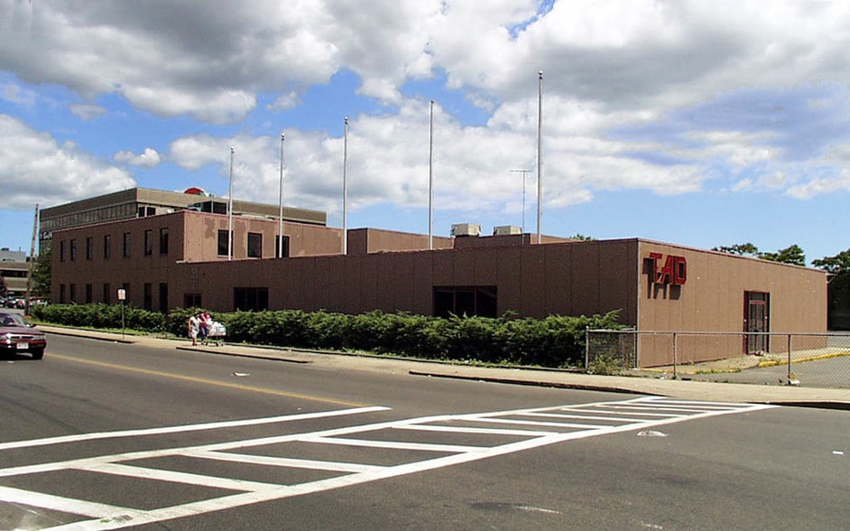 45-47 Spruce St, Chelsea, MA for lease - Building Photo - Image 1 of 3