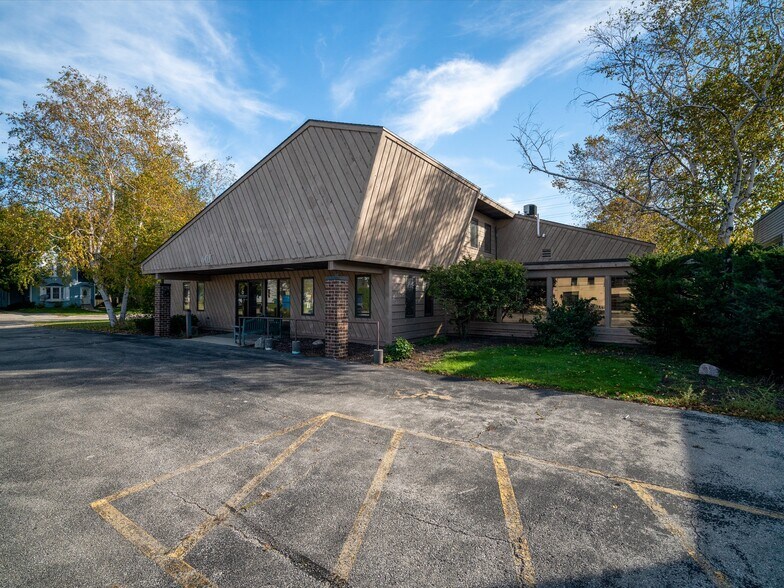 601 Buffalo St, Manitowoc, WI for lease - Building Photo - Image 3 of 10