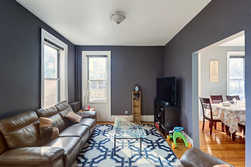 7204 Forest Ave, Ridgewood, NY for sale - Primary Photo - Image 1 of 1