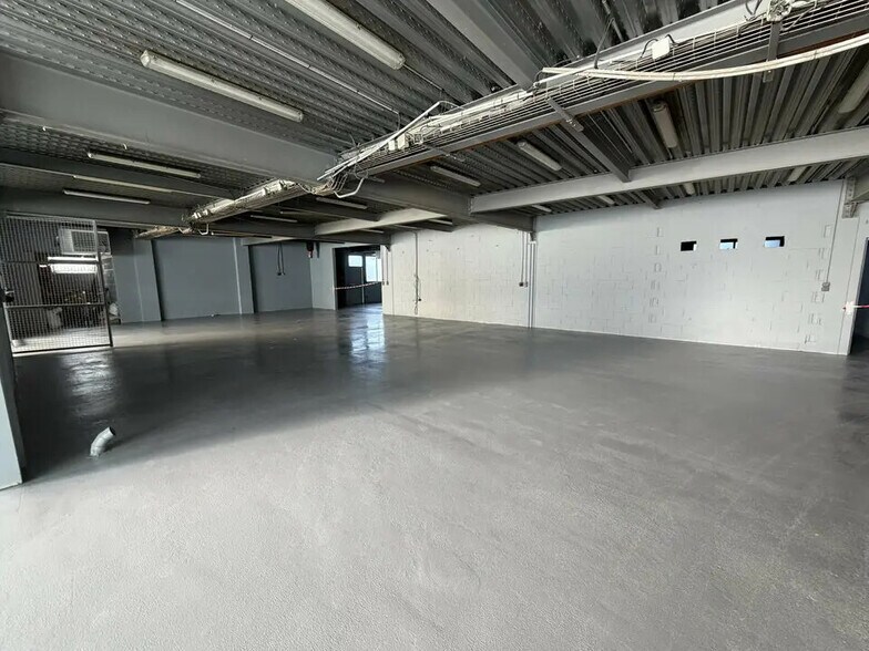 Flex in Juilly for sale - Interior Photo - Image 1 of 7