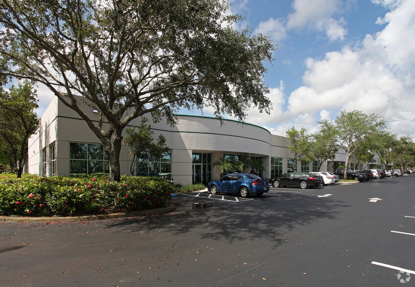 3100-3130 Commerce Pky, Miramar, FL for lease - Primary Photo - Image 1 of 2