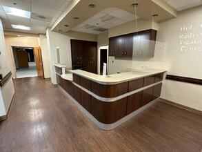 2121 Medical Park Dr, Silver Spring, MD for lease Interior Photo- Image 1 of 3