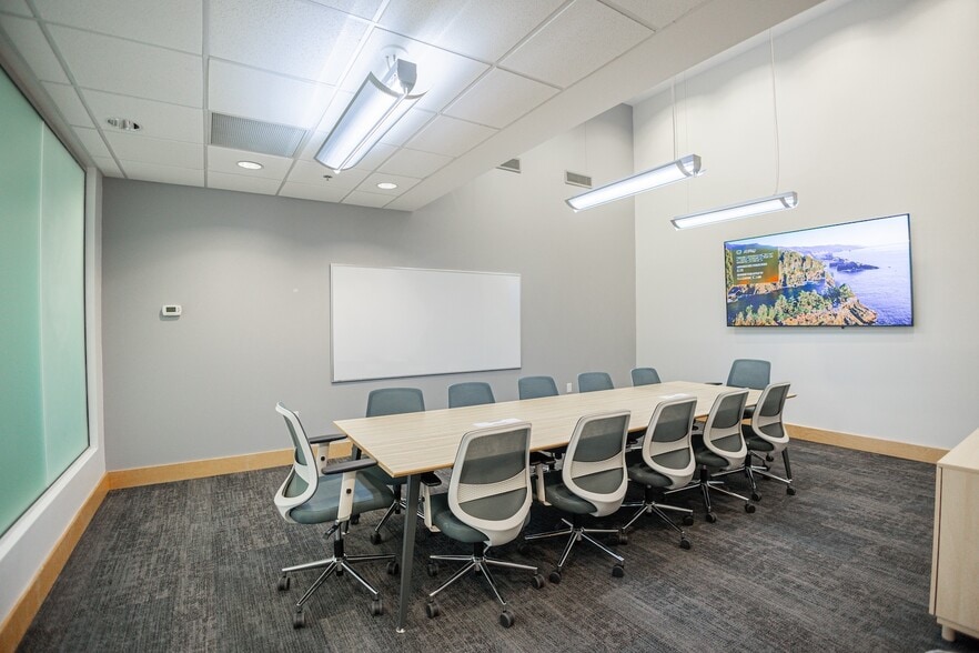 4900 Calvert St, Dallas, TX for lease - Interior Photo - Image 2 of 7