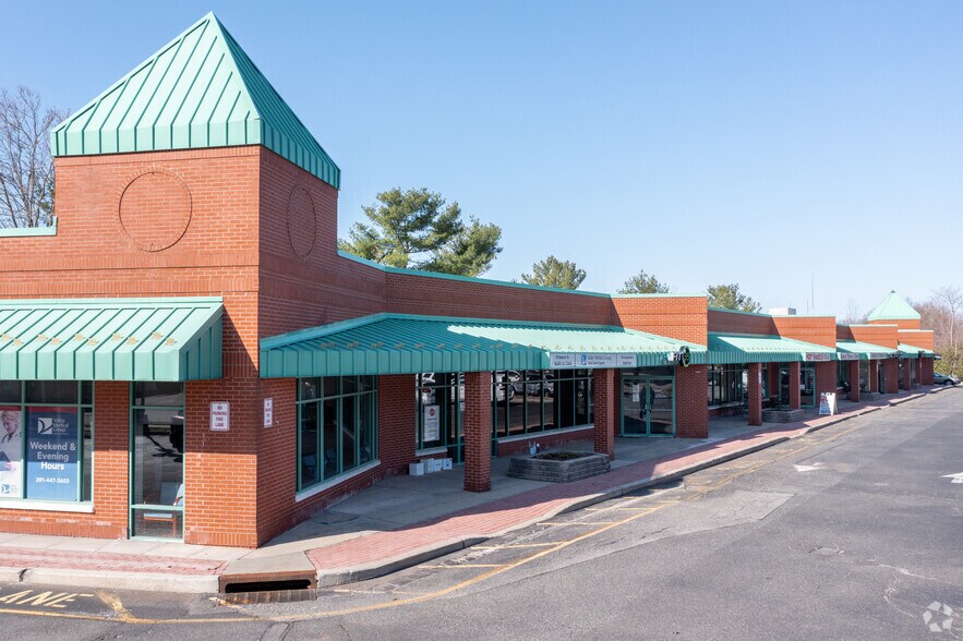 140 Franklin Tpke, Waldwick, NJ for sale - Primary Photo - Image 1 of 1