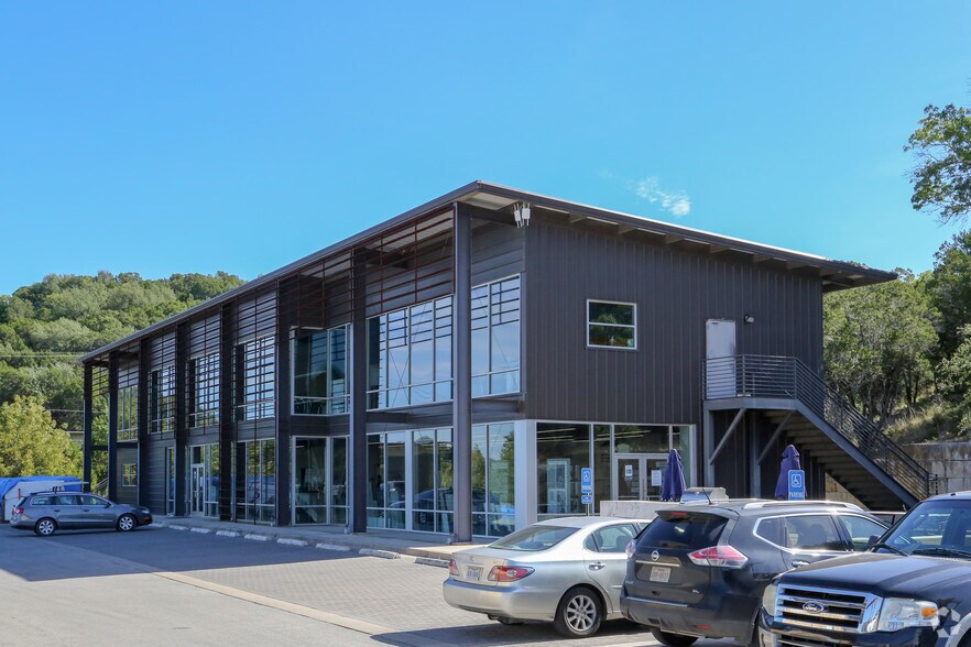 19012 State Highway 71 W, Spicewood, TX for sale - Primary Photo - Image 1 of 2