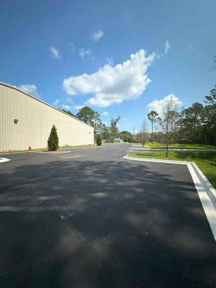 7660 Gainesville Ave, Jacksonville, FL for lease - Building Photo - Image 1 of 13