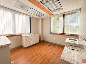 546 S Broad St, Meriden, CT for lease Interior Photo- Image 2 of 7
