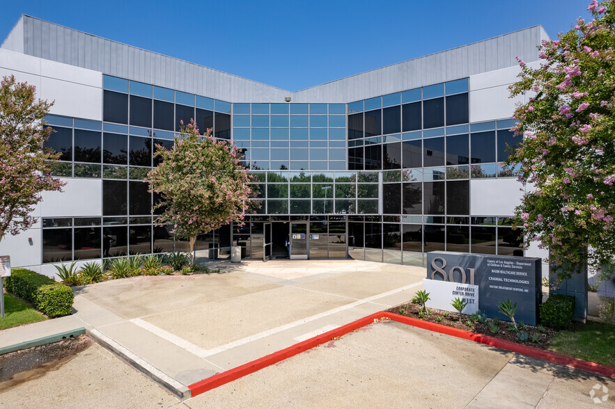 801 Corporate Center Dr, Pomona, CA for lease - Building Photo - Image 2 of 8