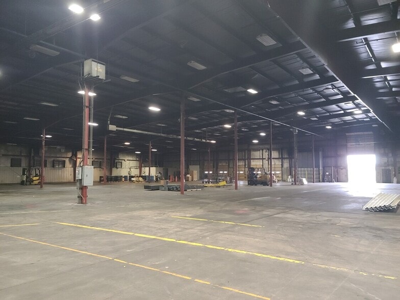 300 E 39th St, Hastings, NE for sale - Interior Photo - Image 3 of 7