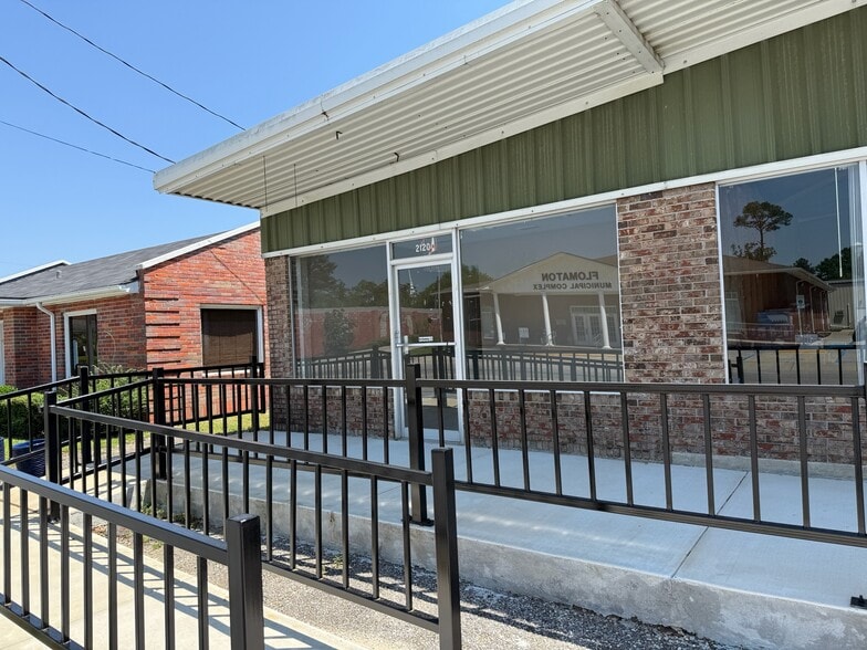 2120 Ringold St st, Flomaton, AL for sale - Building Photo - Image 1 of 20