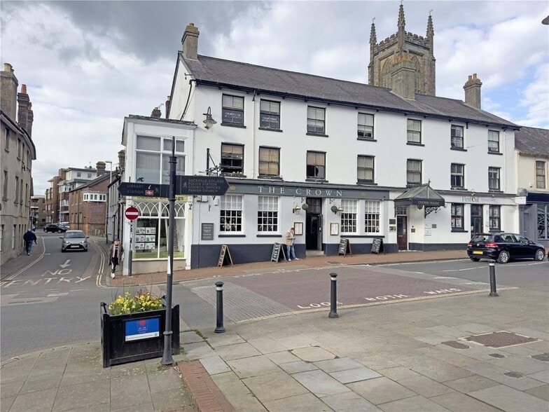 High St, East Grinstead for lease - Building Photo - Image 1 of 2