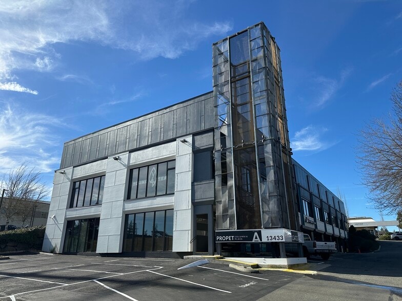 13433 NE 20th St, Bellevue, WA for lease - Building Photo - Image 2 of 17