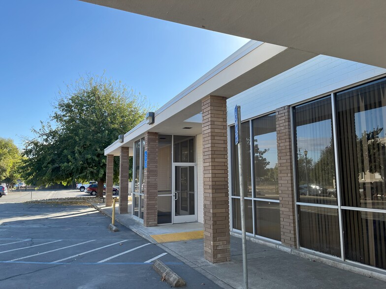 178 N 1st St, Dixon, CA for lease - Building Photo - Image 1 of 4