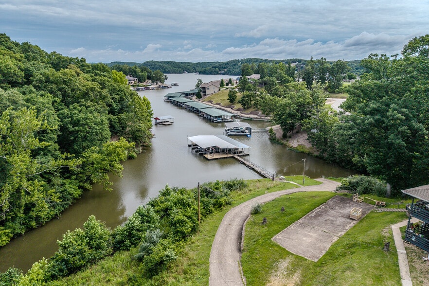 2399 Twin Rivers Pt, Camdenton, MO for sale - Building Photo - Image 2 of 36