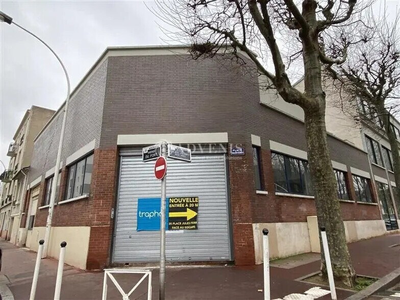 Office in Montrouge for lease - Building Photo - Image 3 of 5