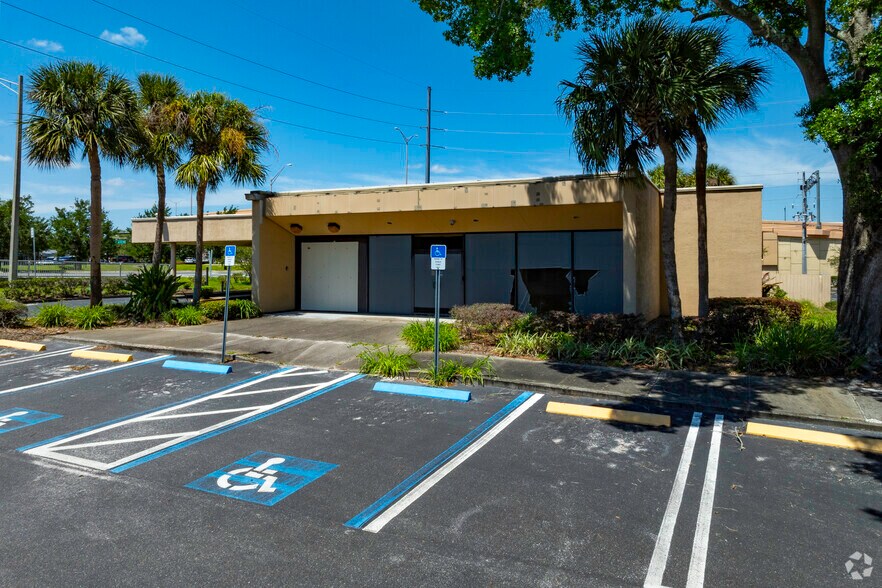 1001 Red Bug Lake Rd, Casselberry, FL for sale - Building Photo - Image 3 of 17