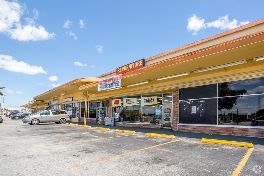 13621-13641 NW 7th Ave, Miami, FL for lease - Building Photo - Image 1 of 14