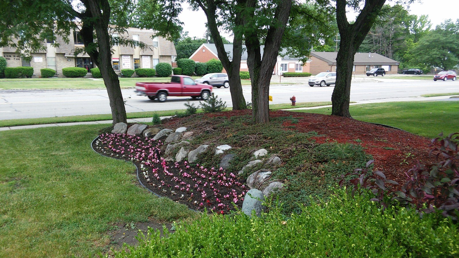 17250 W 12 Mile Rd, Southfield, MI 48076