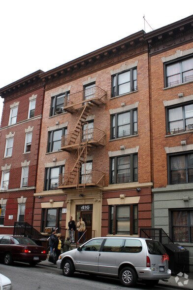 416 E 187th St, Bronx, NY for sale - Primary Photo - Image 1 of 1