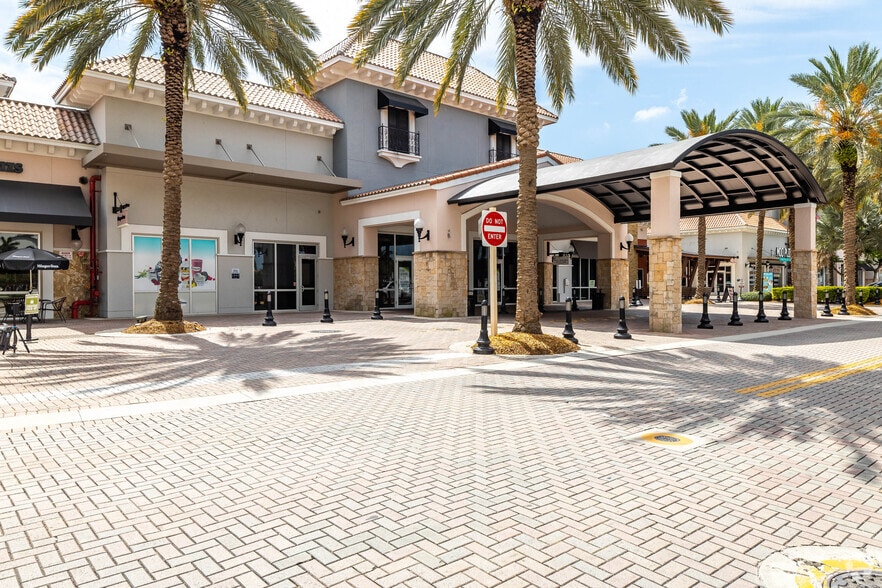 8330-8505 Mills Dr, Miami, FL for lease - Building Photo - Image 2 of 24