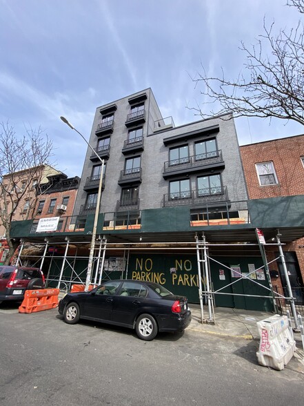 141 N 6th St, Brooklyn, NY for lease - Building Photo - Image 2 of 8