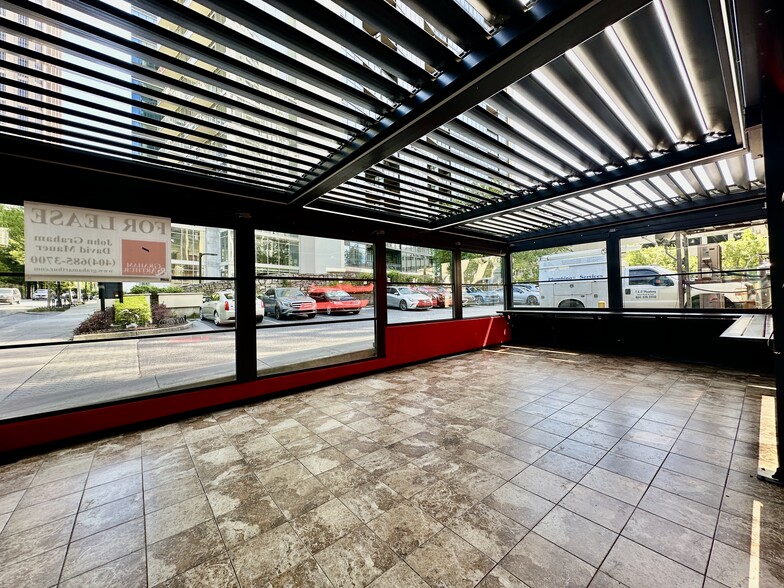 1270 W Peachtree St NW, Atlanta, GA for lease - Interior Photo - Image 3 of 14