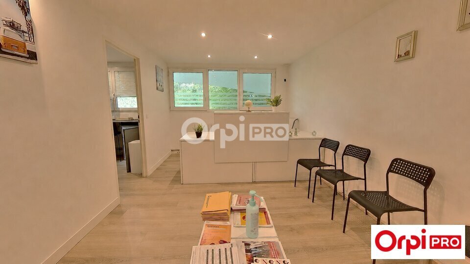Office in Lille for lease - Interior Photo - Image 1 of 4