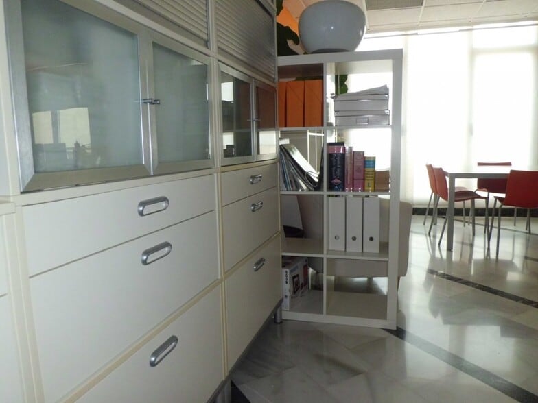 Office in El Ejido, Almería for lease - Building Photo - Image 2 of 8