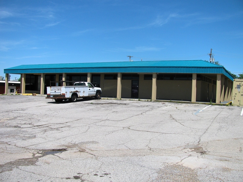 10 NW 38th st, Lawton, OK for sale - Building Photo - Image 2 of 3
