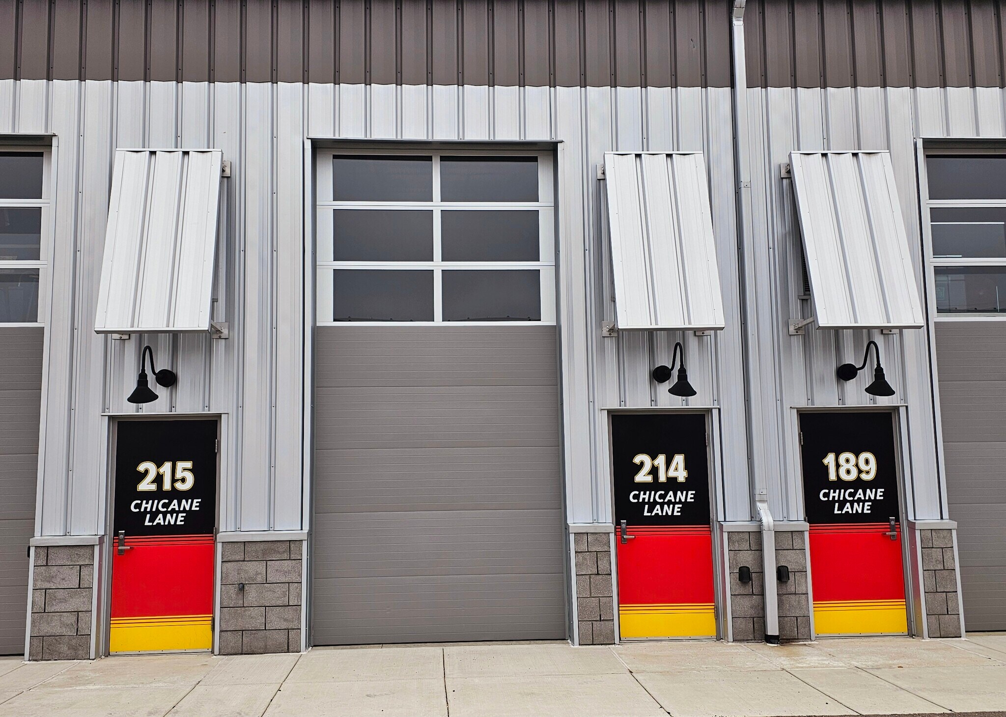 214 Chicane Ln, Pontiac, MI for sale Building Photo- Image 1 of 11