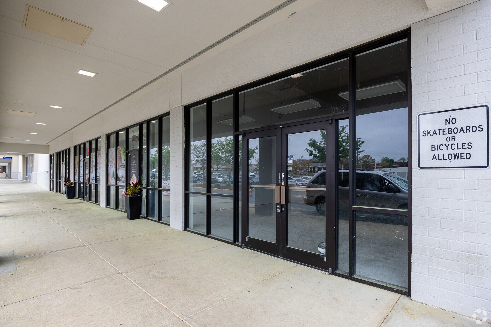 593-659 Holcomb Bridge Rd, Roswell, GA for lease Building Photo- Image 1 of 5
