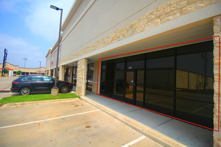 7636 Harwin Dr, Houston, TX for sale - Building Photo - Image 2 of 7