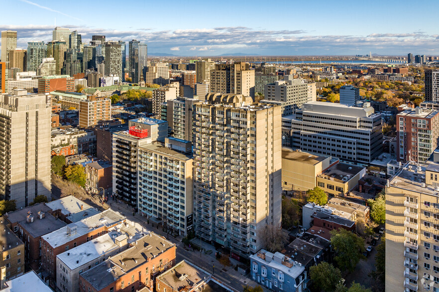 2100 Boul de Maisonneuve O, Montréal, QC for lease - Aerial - Image 2 of 6