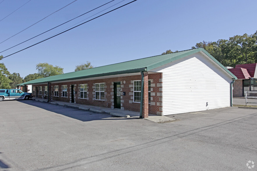 1240 Highway 100, Centerville, TN for sale - Primary Photo - Image 1 of 1