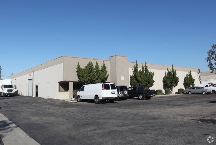 1169 N Grove St, Anaheim, CA for lease - Building Photo - Image 2 of 5