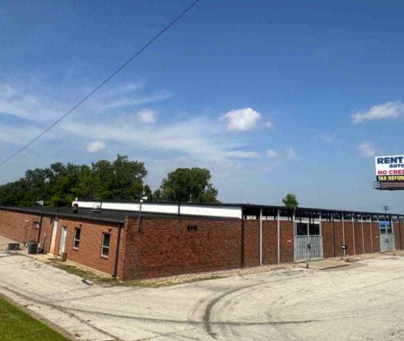 2715 Veterans Memorial Pky, Saint Charles, MO for sale Building Photo- Image 1 of 2