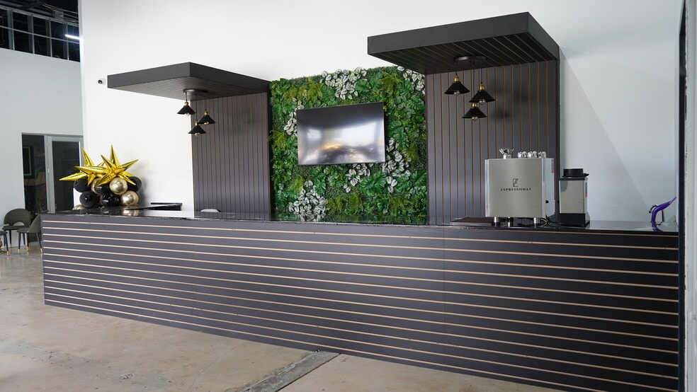 7445 W 4th Ave, Hialeah, FL for sale - Building Photo - Image 3 of 14